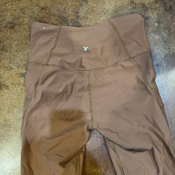 Old Navy Powersoft High Rise Leggings NWOT - Picture 2 of 3